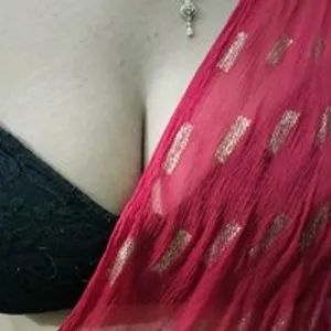 Praveenatelugu from bongacams