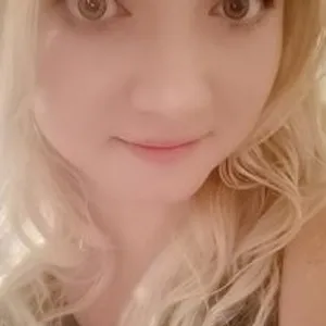 Pugoffka from bongacams