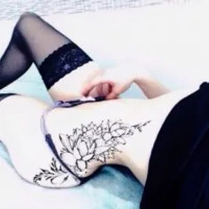 QueenOnDragon from bongacams