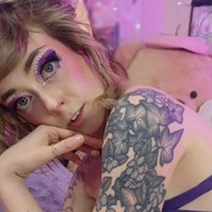 Camgirl is actually offline