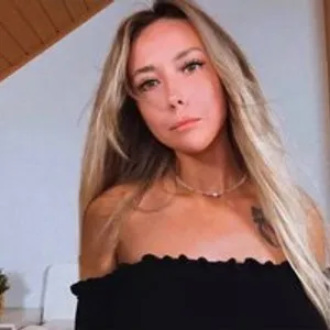 Ritzy-Star from bongacams