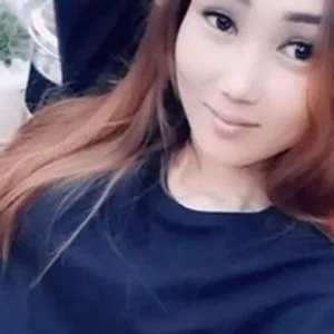 RoseMuon from bongacams