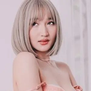 SainaLua from bongacams