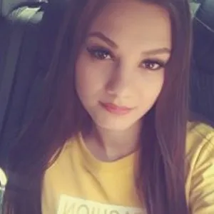 Savanna-Vi from bongacams