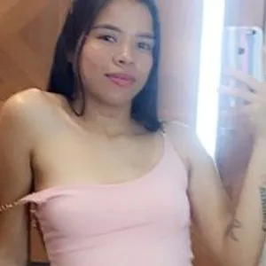 Scarlethh69 from bongacams