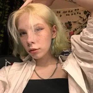 Shy-Ashy from bongacams