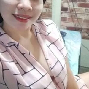 Simplyjhaa from bongacams