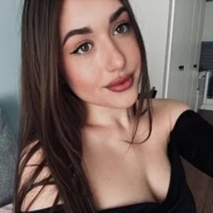 Sky-Breeze from bongacams