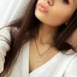 Skylaini from bongacams