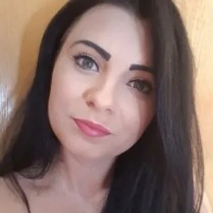 Sophylove from bongacams