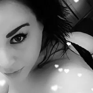 StarlitSkyy from bongacams