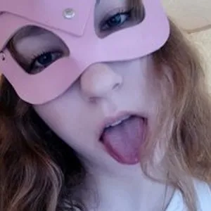 SweetLizzyy from bongacams