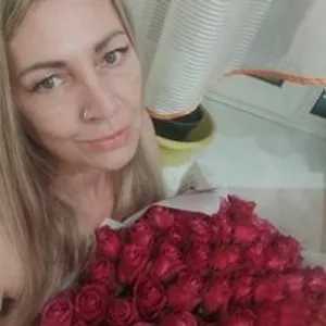 Tanuhka from bongacams