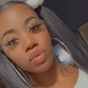 TheChanelXo from bongacams