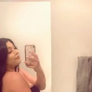 Thickyyv from bongacams