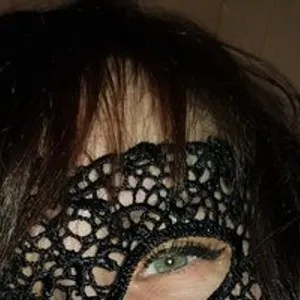 Triniti85 from bongacams