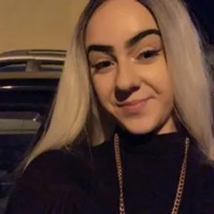 Valentianka from bongacams