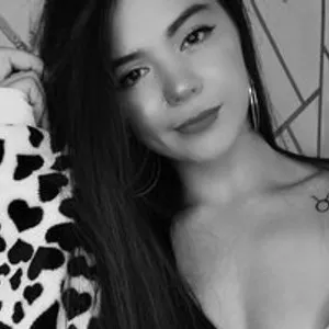 Vanee-Cruzz from bongacams