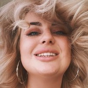 VikkyKittya's profile picture