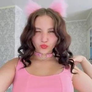 VioletCharmy from bongacams