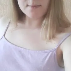 White-Queen from bongacams