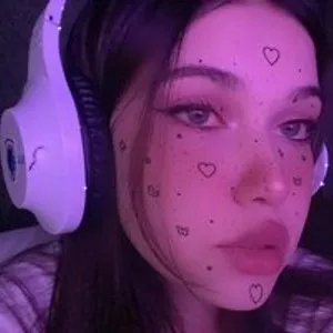 WhiteLola from bongacams