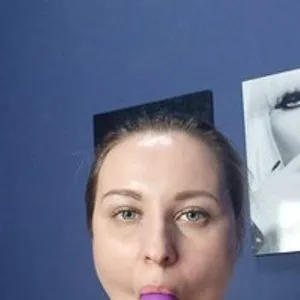 XHugeTitsAS from bongacams