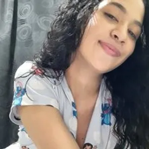 YessiAlbani from bongacams