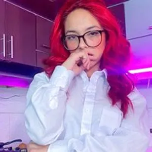 Yovng-Lau from bongacams