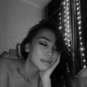 YunjinJo from bongacams