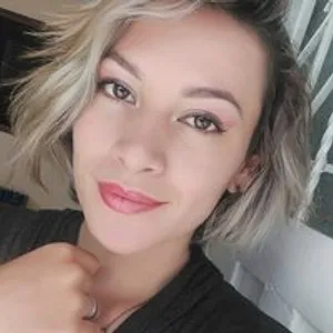 aliceblackmoo from bongacams