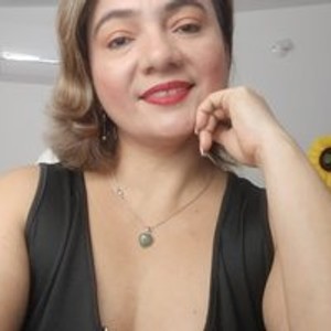 Visit ana-milf Room