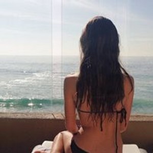 Camgirl is actually offline