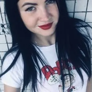 anyaraspberry from bongacams