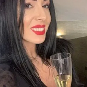 bellahot77 from bongacams