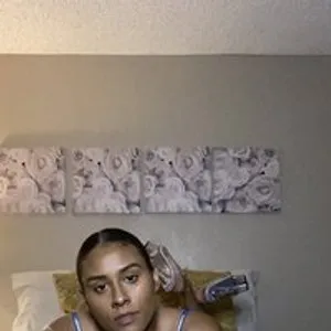 bellarozay from bongacams