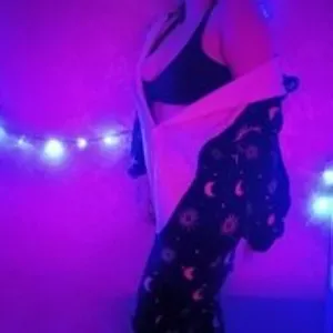 black0flowe from bongacams