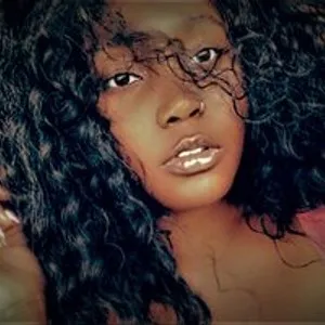 brownskingir1 from bongacams