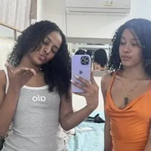 camila-and-sophia from bongacams