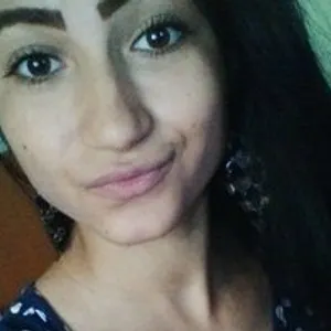 carinahot4you from bongacams