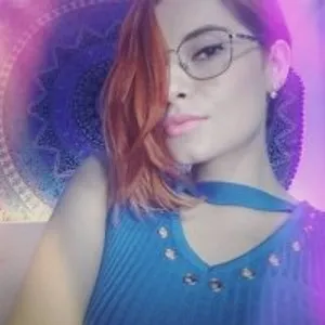 cryst-alice from bongacams