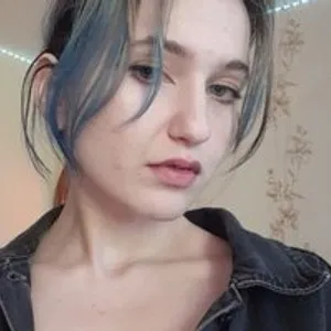 deckgirlH from bongacams