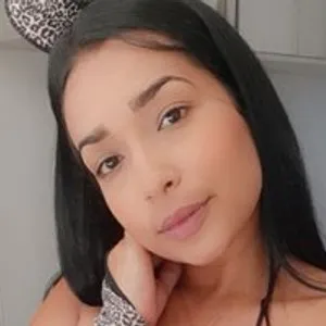 dhaniela-fox from bongacams