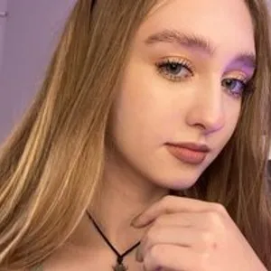 ellisstays from bongacams