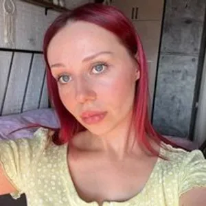 ememilie from bongacams