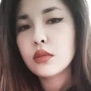 emikooo from bongacams