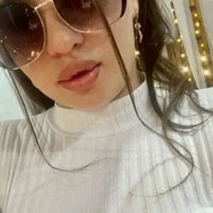 emilyy25 from bongacams