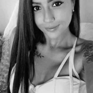 evelyn-posada from bongacams