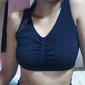 faniah1410 from bongacams