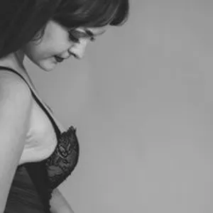 isolde-show from bongacams